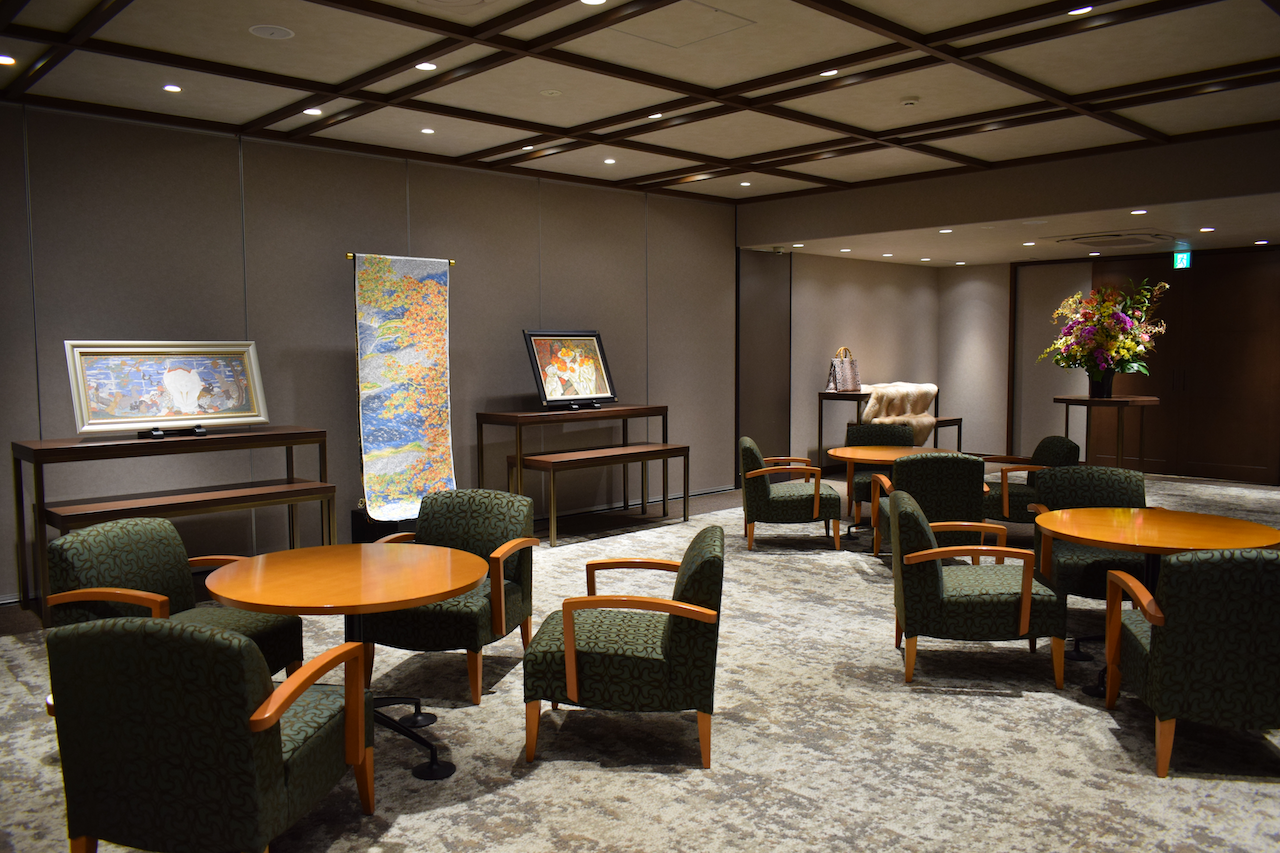 Asagi Museum: Guided Tour and Viewing Exclusive Artworks in VIP room  2-4 people